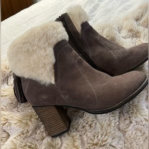 short boots taupe worn once white fur super comfortable and perfect for winter